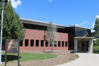 Overview of the Southern Ute Tribal Administration Building - Jeffrey Beall - CC BY 4.0 - Cropped from original